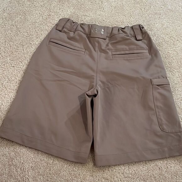 BOYS SIZE YOUTH MEDIUM UNDER ARMOUR DRESS SHORTS - Picture 7 of 9